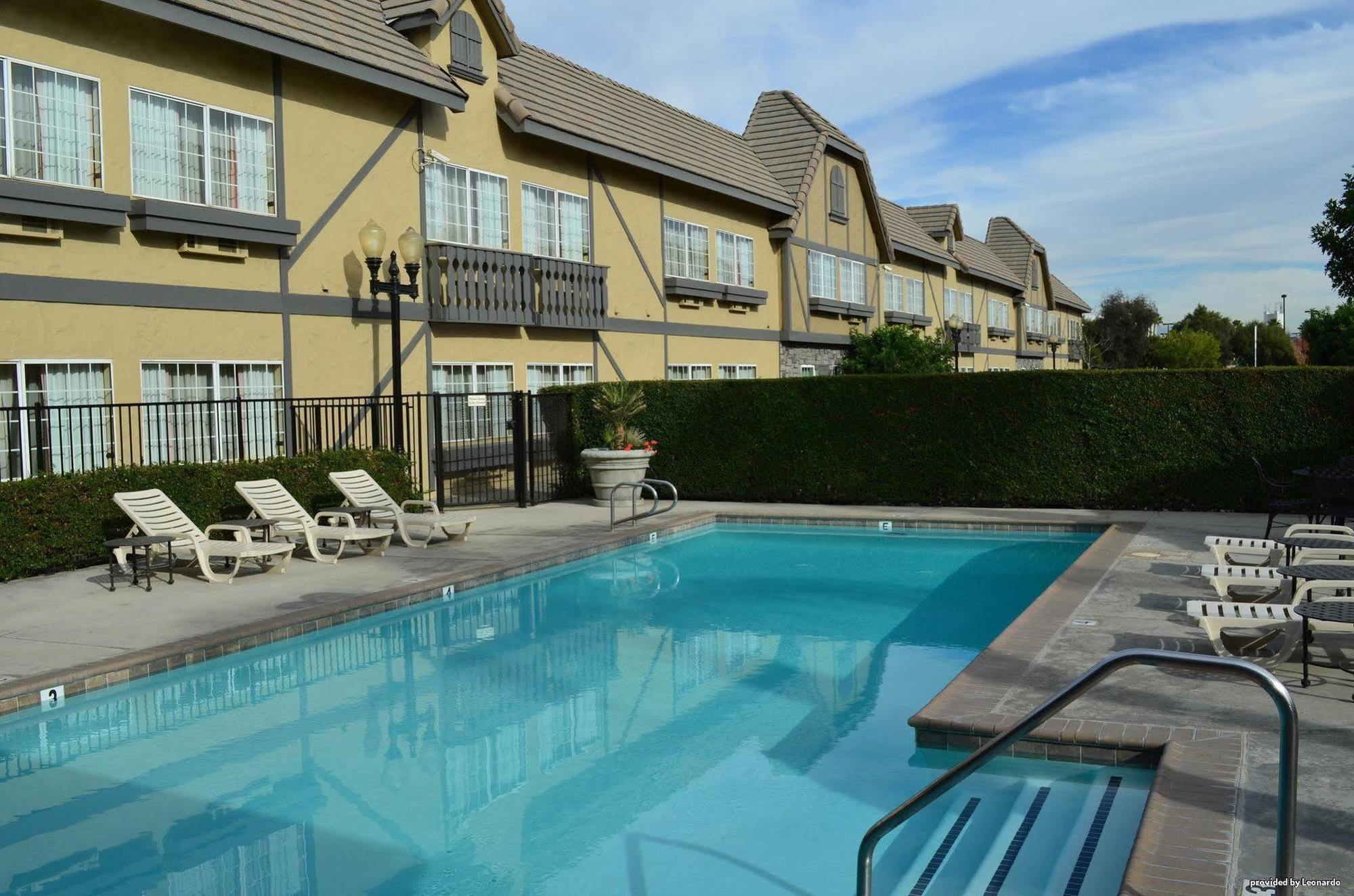 Folk Inn Ontario Airport Exterior foto